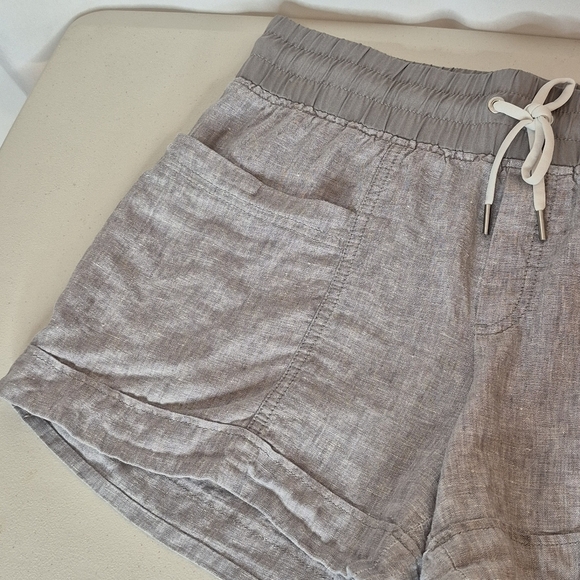 Athleta Women's Cabo Lightweight Linen 4" Inseam Shorts in Stone Gray - Size 10 - Picture 6 of 16